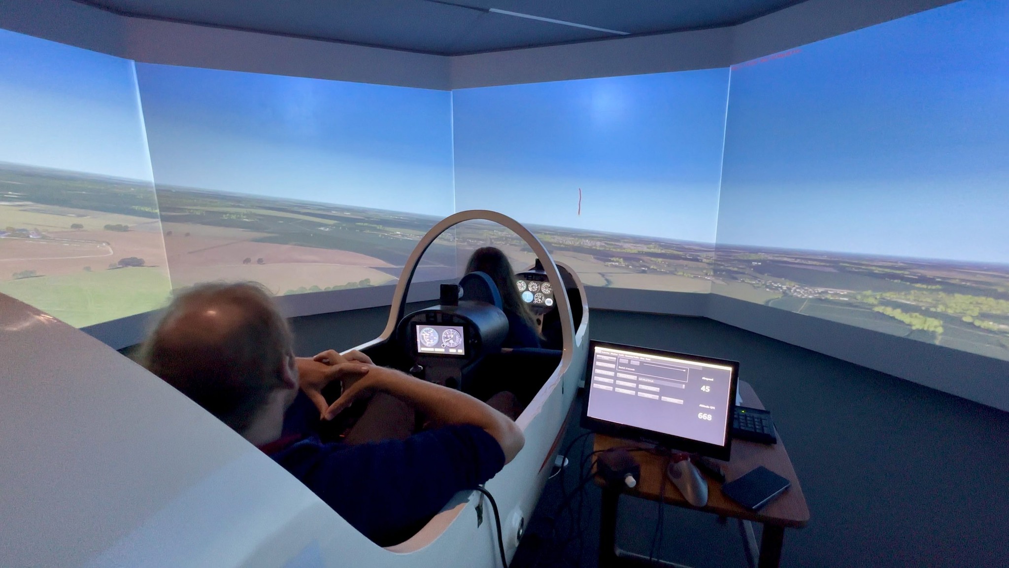 Good news! We're hosting another MeetUp on Tuesday 13th May 2025 at 7pm.
Come along and see gliders in action on one of our weekly gliding evenings. If the weather is good there will be an opportunity to come out to where the gliders are being launched and also to try out our excellent flight simulator and see what it would be like to fly in the real thing.
We have a great club house and bar with an outside area for enjoying the warm evenings.
You can sign up here: https://www.meetup.com/cambridge-gilding-club-meetup-group/events/307578442/?eventOrigin=group_upcoming_events